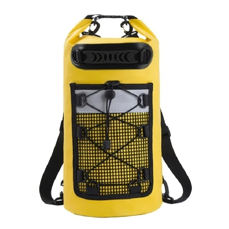 Sac à dos imperméable jaune avec filet de rangement frontal et fermeture enroulable, photographié de face sur fond blanc.