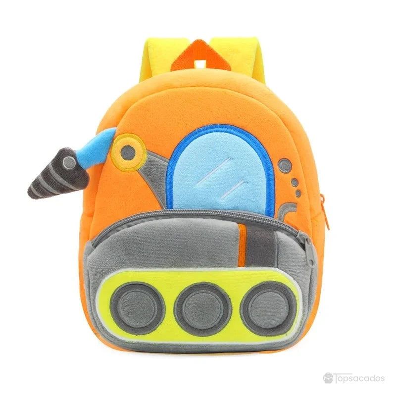 Sac à dos maternelle garçon orange et gris représentant un véhicule de chantier perforateur avec hublot brodé, roues en tissu doux et fermeture zippée pratique.