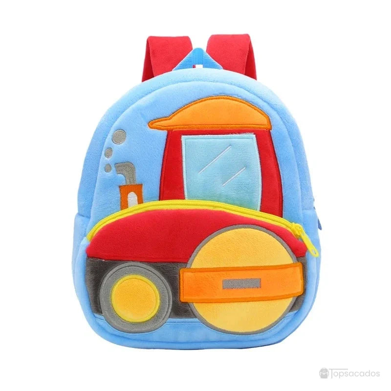 Sac à dos maternelle garçon bleu avec un rouleau compresseur en peluche colorée, brodé avec détails réalistes et fermeture jaune.