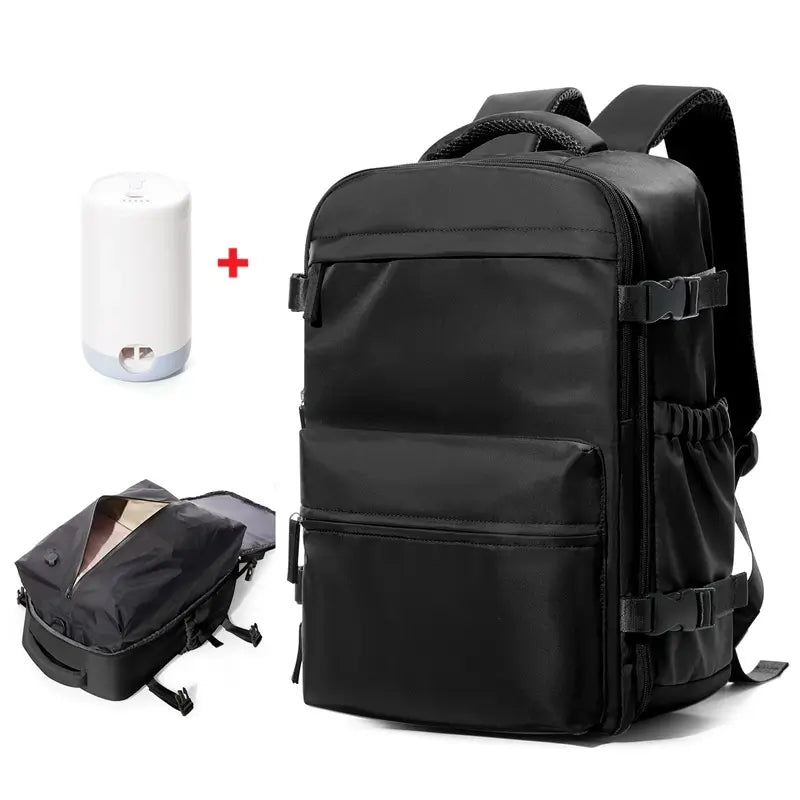 Sac à dos sous vide noir élégant avec pompe électrique blanche pour compression, présenté sur fond blanc avec un zoom sur le sac compressé.