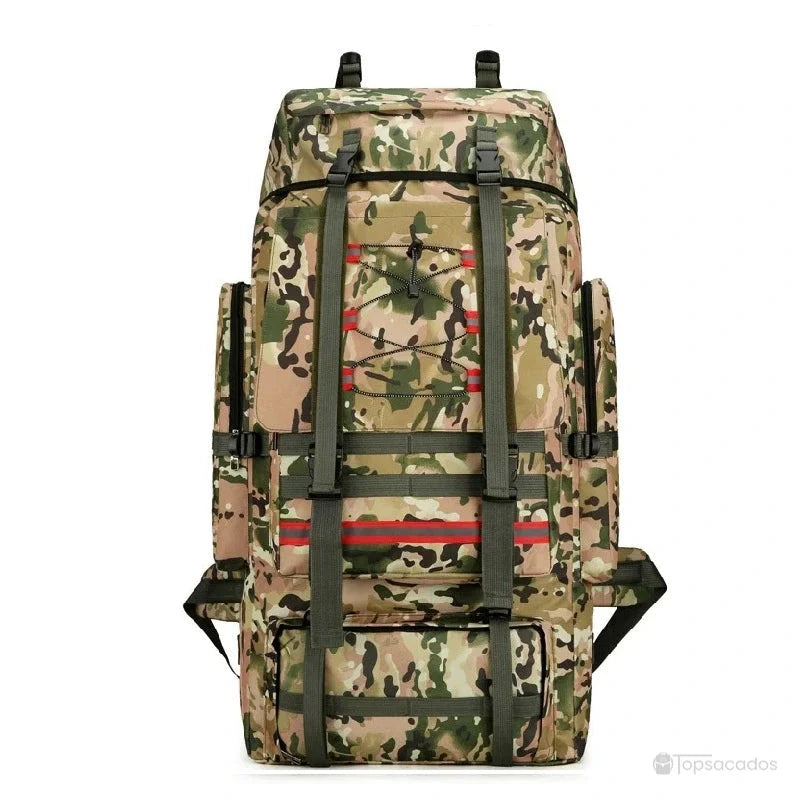 Sac à dos trekking camouflage avec sangles vertes et poches latérales, parfait pour les activités tactiques et la randonnée forestière.